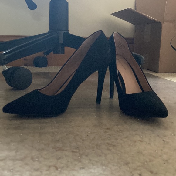 BRAND NEW  ALdo CALL IT SPRING SUEDE BLACK PUMPS - Picture 1 of 4